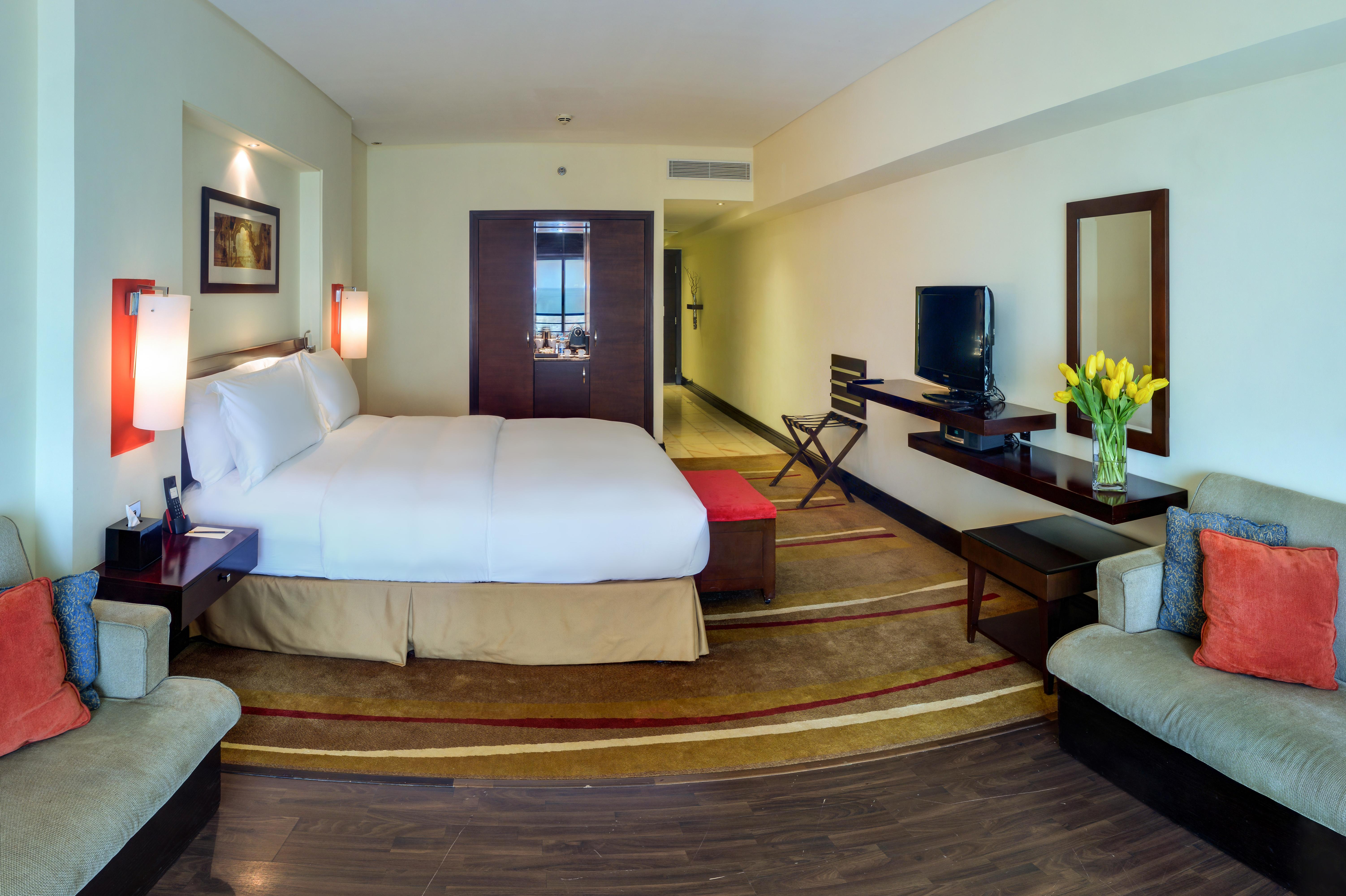 Sofitel Al Khobar The Corniche Hotel Exterior foto A room at the hotel
