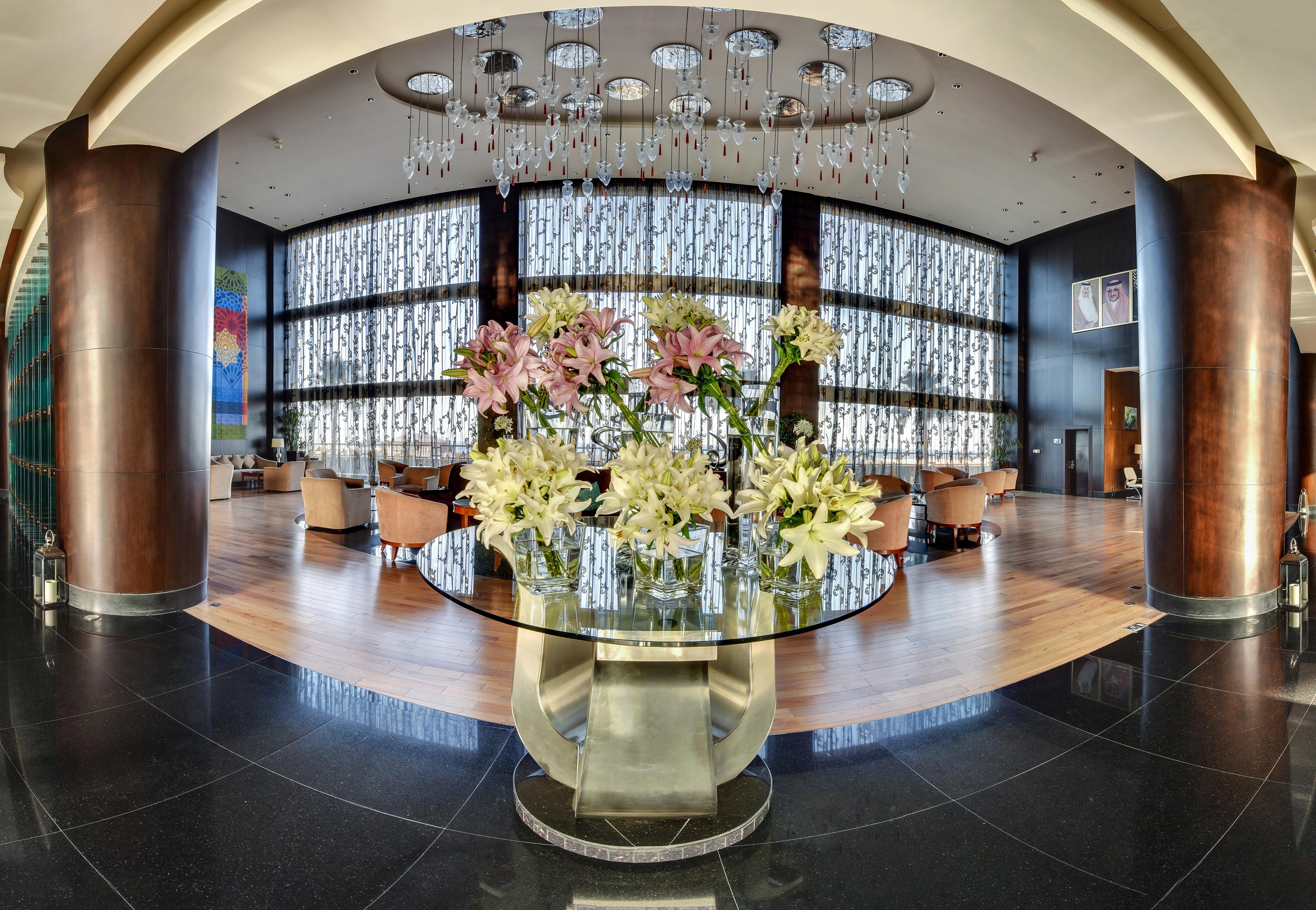 Sofitel Al Khobar The Corniche Hotel Exterior foto The lobby of the hotel
