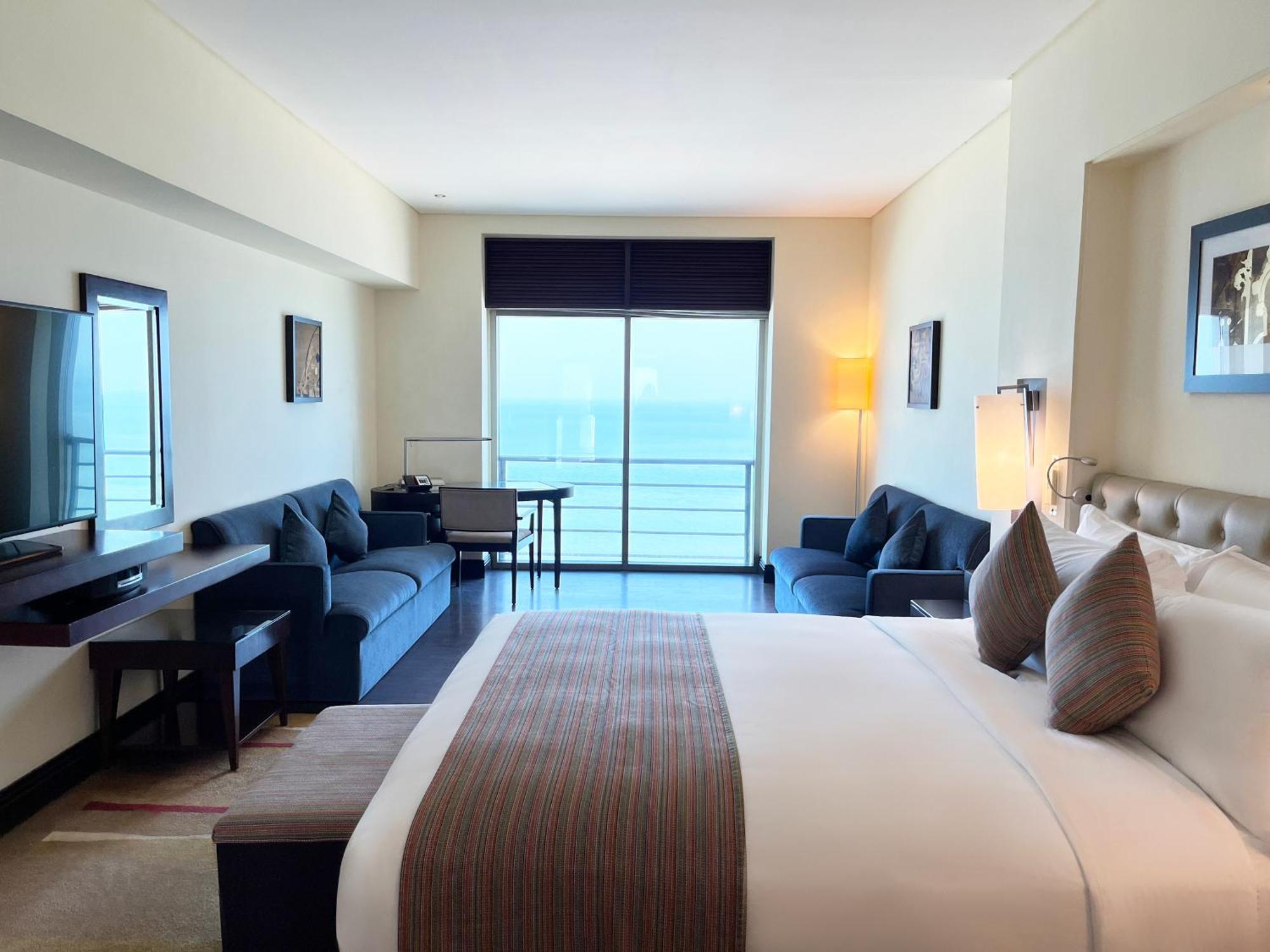 Sofitel Al Khobar The Corniche Hotel Exterior foto A room at the hotel