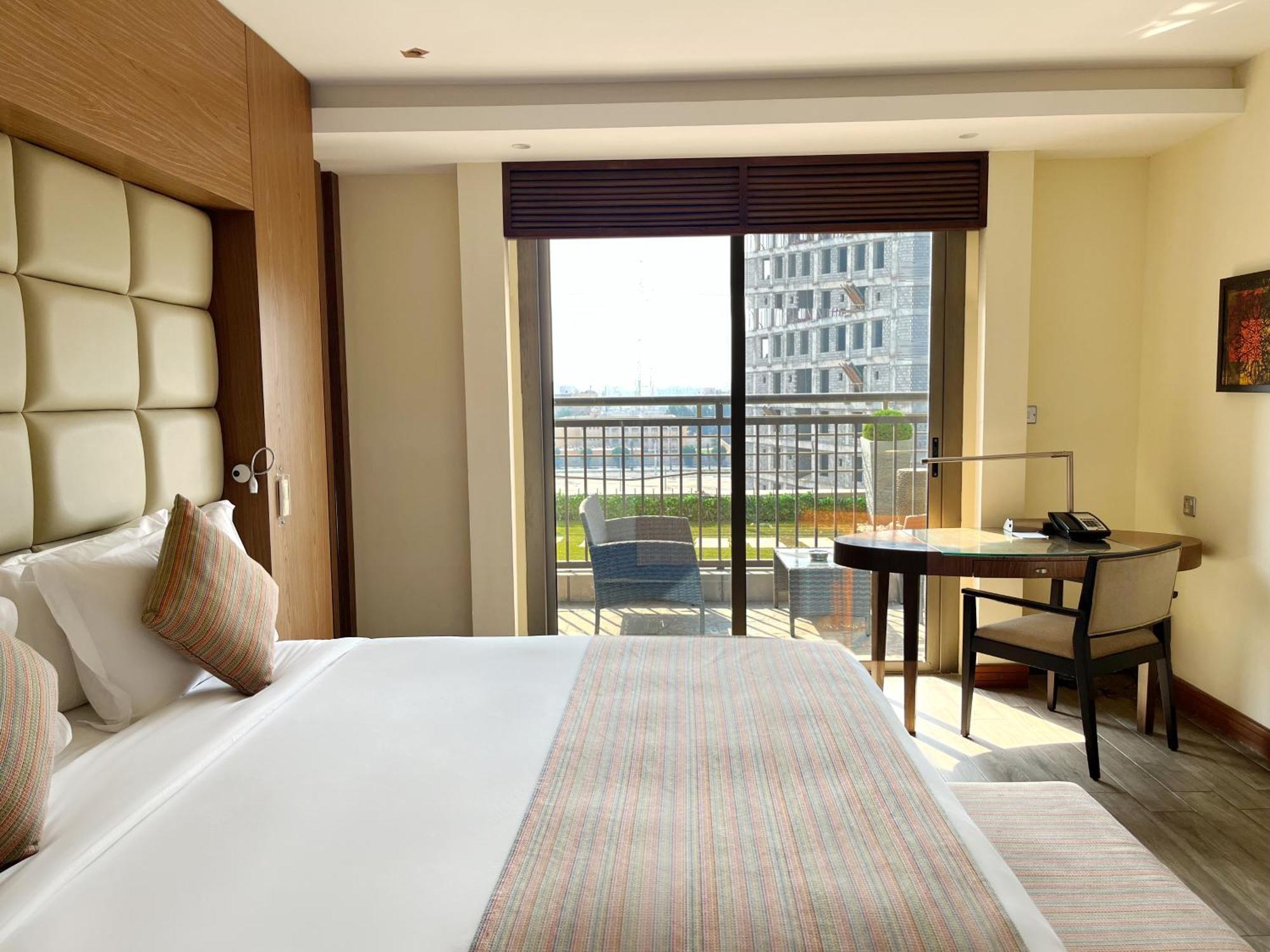 Sofitel Al Khobar The Corniche Hotel Exterior foto A room at the hotel