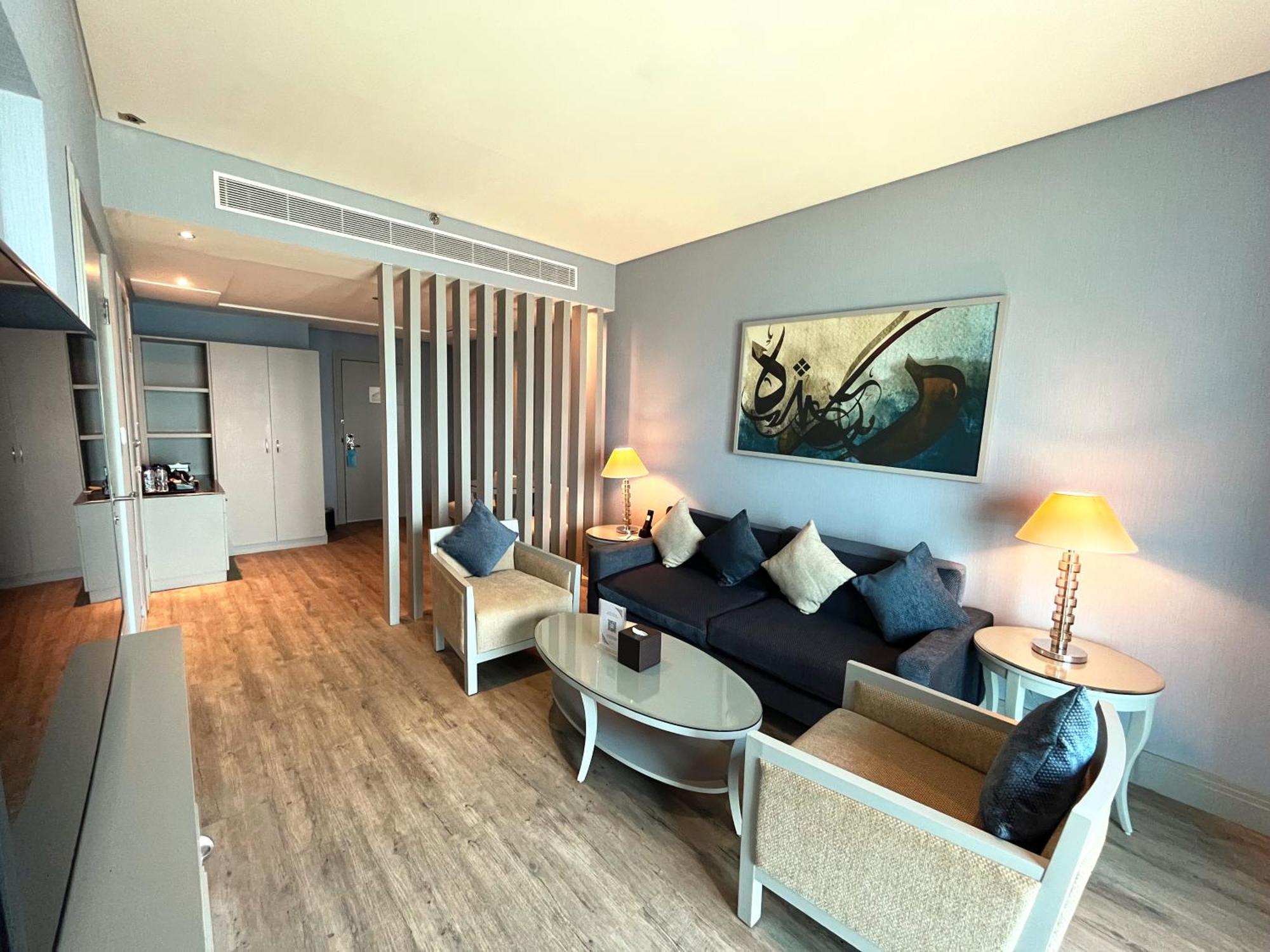 Sofitel Al Khobar The Corniche Hotel Exterior foto A suite at the hotel