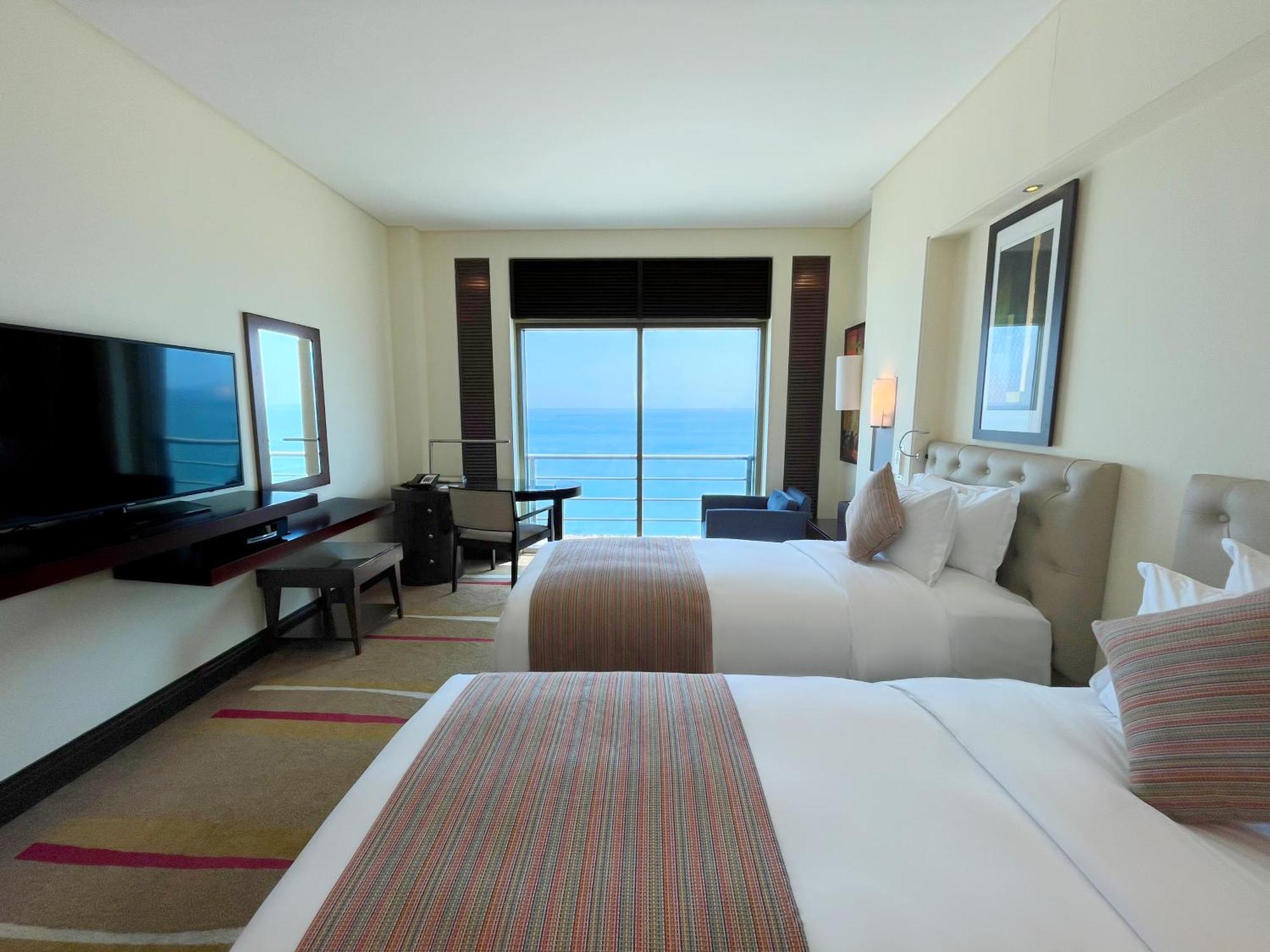 Sofitel Al Khobar The Corniche Hotel Exterior foto A room at the hotel