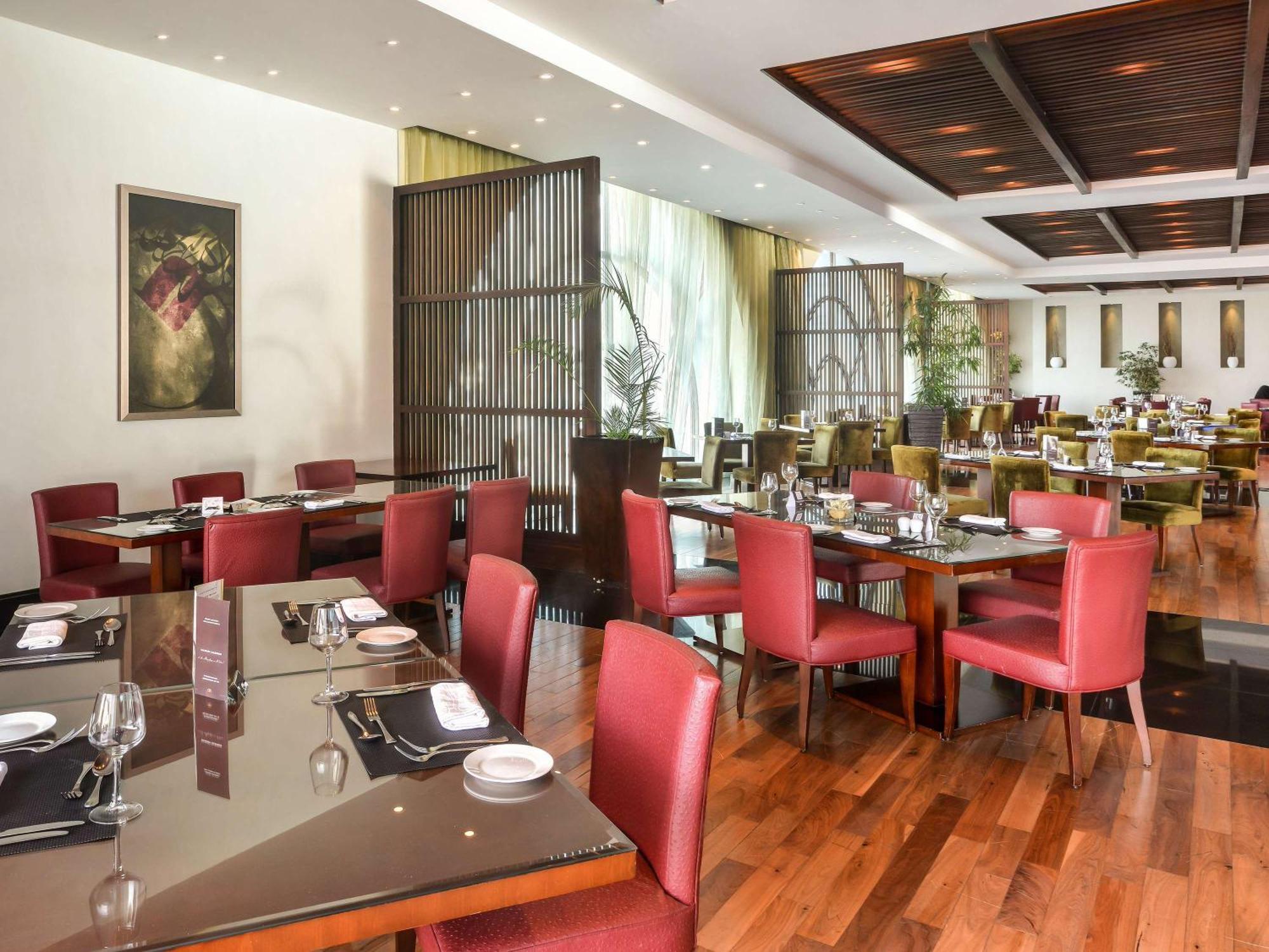 Sofitel Al Khobar The Corniche Hotel Exterior foto The restaurant