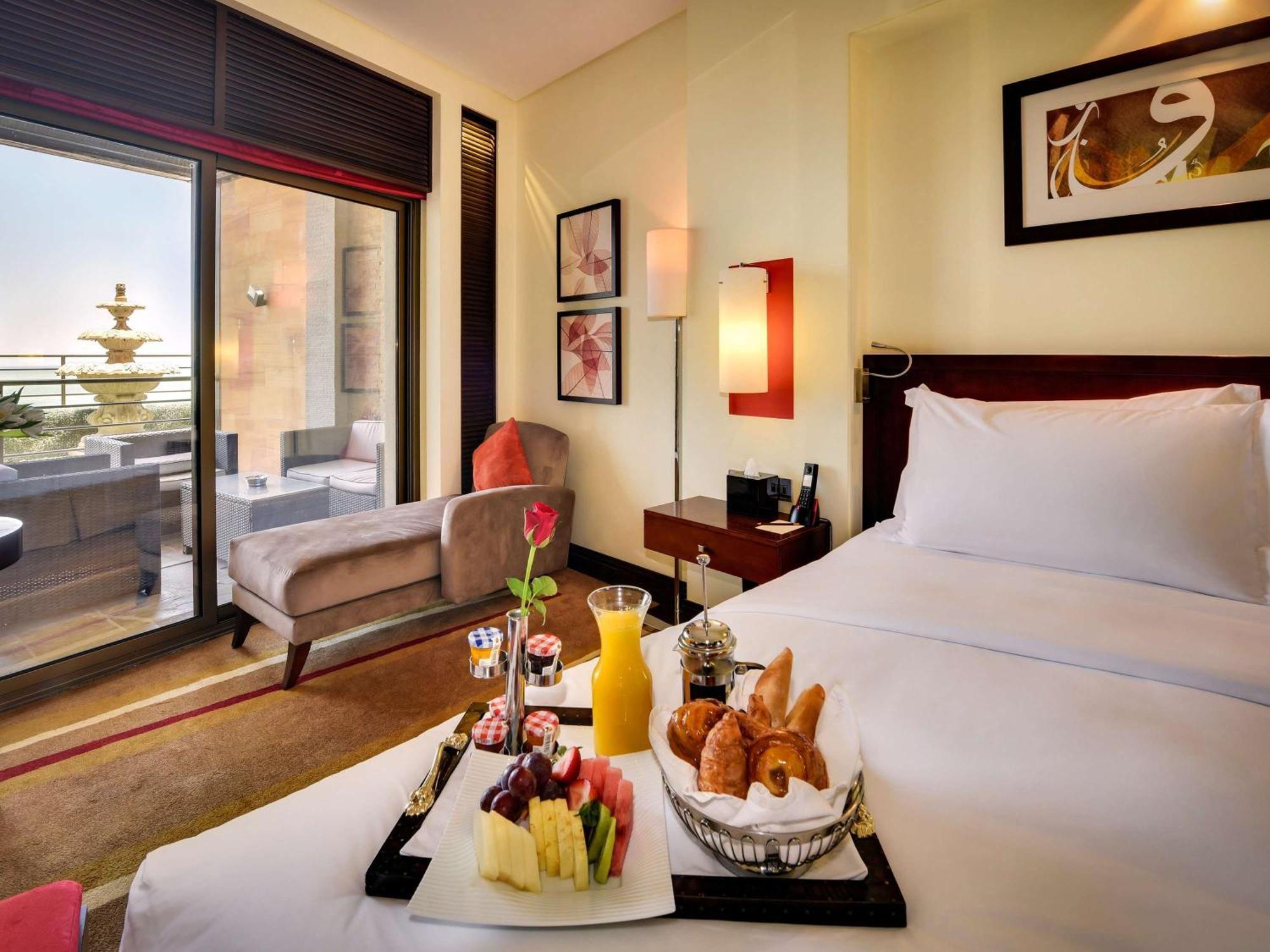 Sofitel Al Khobar The Corniche Hotel Exterior foto A room at the Hilton Cairo
